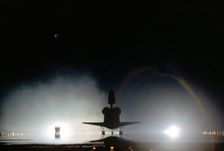 STS-93 landing, Kennedy Space Center, Florida, USA, July 27, 1999. Creator: NASA