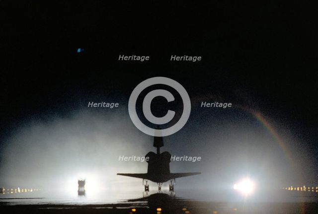 STS-93 landing, Kennedy Space Center, Florida, USA, July 27, 1999. Creator: NASA.