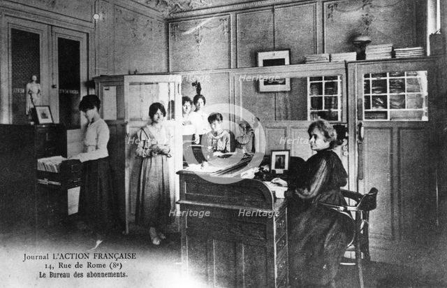 Subscriptions office of the newspaper L'Action Francaise, Paris, 1917. Artist: Unknown