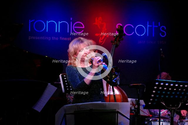 Sue Richardson, Ronnie Scott's, Soho, London, 5th June 2016. Artist: Brian O'Connor.