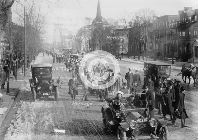 Suffrage hikers on way to Washington, 1913. Creator: Bain News Service.