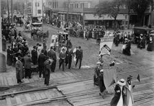Suffrage pageant - Long Island, 1913. Creator: Bain News Service