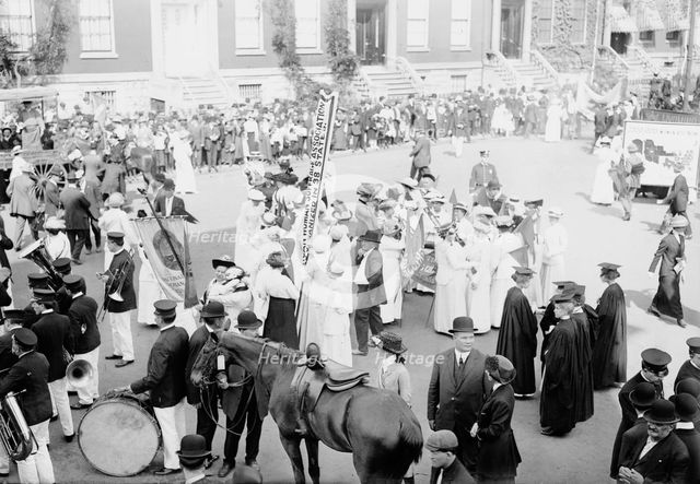 Suffrage Paraders, N.Y., between c1910 and c1915. Creator: Bain News Service.