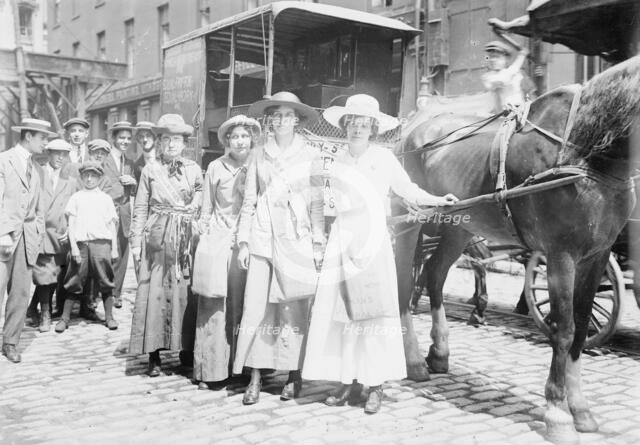Suffragets [i.e., suffragettes] on hike to Boston, 1913. Creator: Bain News Service.