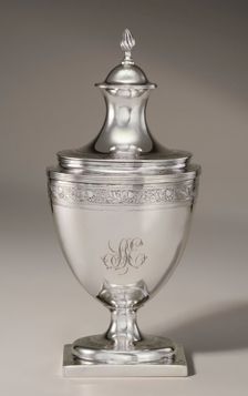 Sugar Bowl And Cover (Pot À Sucre À Pied Anse Volute Couvert) With Portraits Of Elizabeth I ...,1812 Creator: Paul Revere