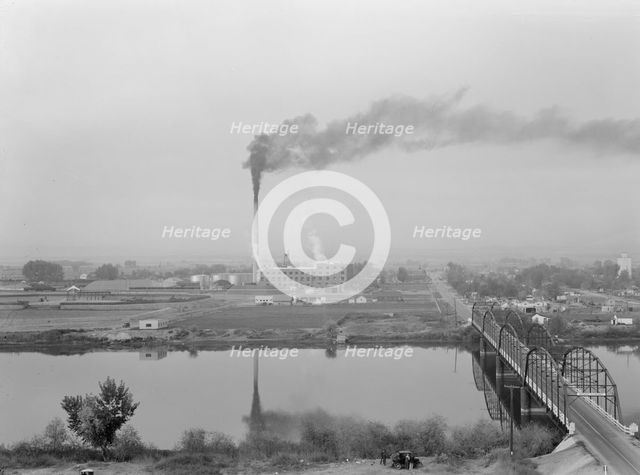 Sugar beet factory (Amalgamated Sugar Company) along..., Nyssa, Malheur County, Oregon, 1939. Creator: Dorothea Lange.