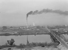 Sugar beet factory (Amalgamated Sugar Company) along..., Nyssa, Malheur County, Oregon, 1939. Creator: Dorothea Lange