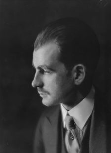 Sullivan, Noel, Mr., portrait photograph, 1915. Creator: Arnold Genthe
