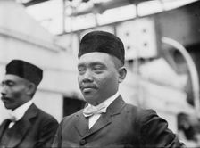 Sultan of Sulu with others, 1910. Creator: Bain News Service