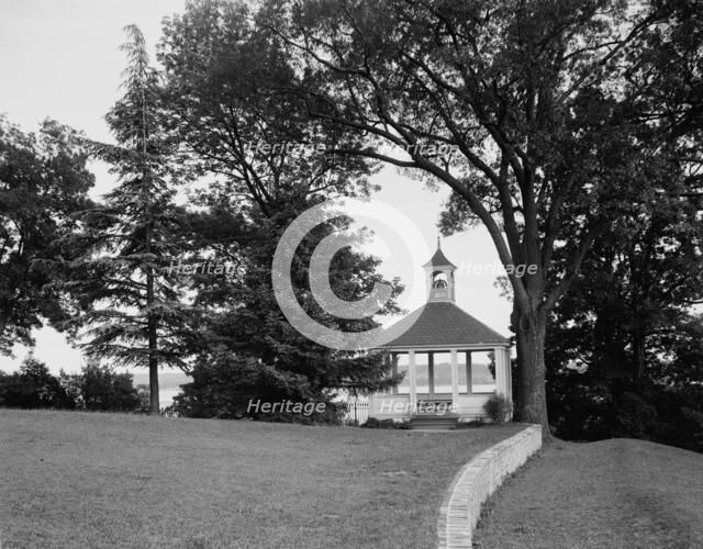Summer house at Mt. Vernon, c.between 1910 and 1920. Creator: Unknown.