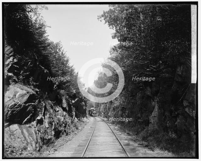 Summit cut, Green Mountains, between 1900 and 1906. Creator: Unknown.