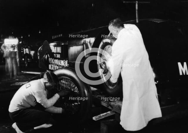 Sunbeam 1000hp World Land speed record attempt at Daytona 1927 Artist: Unknown.