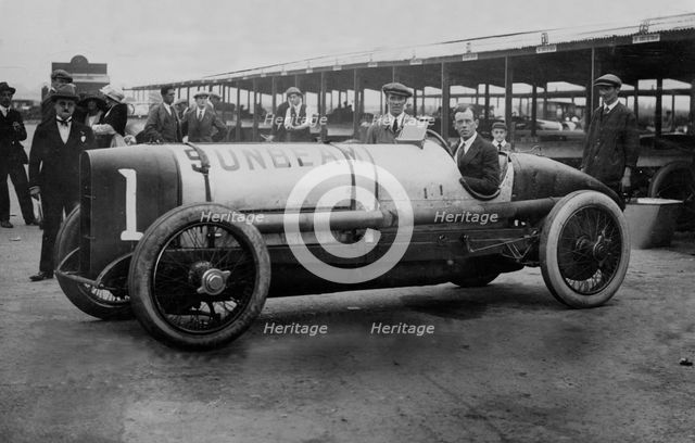Sunbeam 350 hp, Kenelm Lee Guinness at Brooklands 1922. Creator: Unknown.