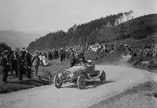 Sunbeam competing in the South Wales Auto Club Caerphilly Hillclimb, Wales, pre 1915. Artist: Bill Brunell