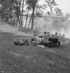 Sunday family picnic, Grants Pass, Josephine County, Oregon, 1939. Creator: Dorothea Lange