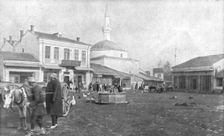 Sur la route de Monastir ; La grande place de Monastir 1916. Creator: Unknown