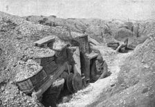Sur le massif de Moronvilliers; L'entrée d'une ancienne sape allemande sur les pentes..., 1917. Creator: Unknown