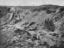 Sur le champ de bataille de Combles; ancienne installation allemande dans le chemin creux..., 1916. Creator: Unknown