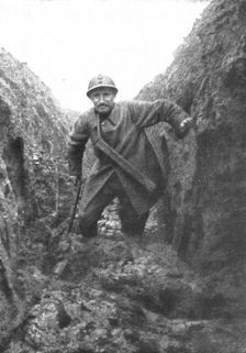 Sur le Front; nous avons montre, dans un precedent numero, une "bonne tranchee"..., 1915. Creator: Unknown