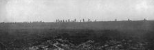 Sur le front occidental: la prise de la Crete de Vimy; Apres avoir brise devant eux la..., 1917. Creator: Unknown