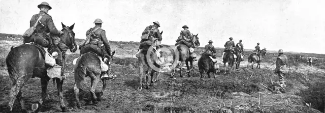 'Sur le front occidental: la prise de la Crete de Vimy; La cavalerie legere canadienne..., 1917. Creator: Unknown.