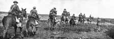 Sur le front occidental: la prise de la Crete de Vimy; La cavalerie legere canadienne..., 1917. Creator: Unknown