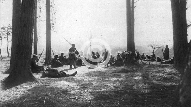 ''Sur le front oriental; Un bivouac russe devant Przemysl pendant le siege', 1915. Creator: Unknown.