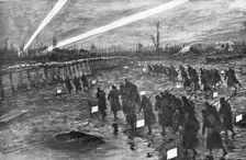 Sur le front Britannique; Devant Neuve-Chapelle: le rassemblement nocturne de l'infanterie 1915 Creator: Frederick Villiers