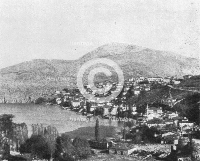 'Sur le front des balkans. -- Deux villes d'ou les troupes allies ont chasse les Bulgares..., 1916. Creator: Dr Bussiere.
