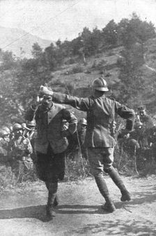 'Sur le front d'orient; Soldats grecs celebrant par des danses la victoire franco-grec... 1918. Creator: Unknown
