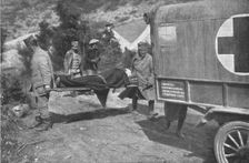 Sur le front d'Orient; Un blesse bulgare abandonne, qui s'est degage d'entre les morts gisant sur l Creator: Vladimir Betzitch