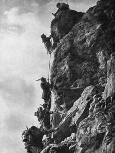 'Sur le Front Italien; comment il fallut attaquer le Monte Nero 1915. Creator: Unknown