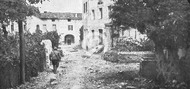 ''Sur le front Italien; A Velo d'Astico pendant la bataille', 1916 (1924) Creator: Unknown.