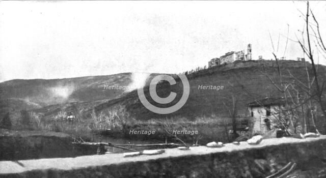 ''Sur le front Italien, apres Gorizia ; les ruines du sanctuaire de San grado di Merna. Le 1er et le Creator: Unknown.