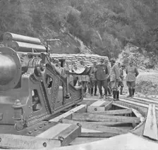 Sur le front Italien; Au cours de sa visite sur le front de nos allies, le general...1915 (1924). Creator: Unknown