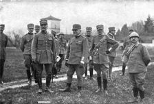 Sur le Front Italien; Avant l'offensive: Foch, qui s'est rendu a son tour sur le front..., 1917. Creator: Unknown