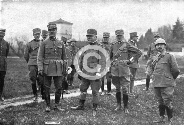 'Sur le Front Italien; Avant l'offensive: Foch, qui s'est rendu a son tour sur le front..., 1917. Creator: Unknown.