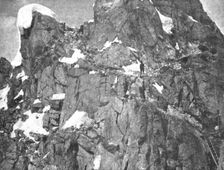 Sur le front Italien; Dans la region du Tonale: un poste d'acces difficile 1918. Creator: Unknown