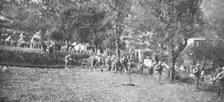 Sur le front Italien; Renforts italiens diriges sur les lignes avancees du Val..., 1916 (1924) Creator: Unknown