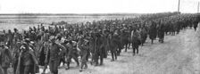 Sur le front Russe; Une des immenses caravanes de prisonniers autrichiens, 1916. Creator: Unknown