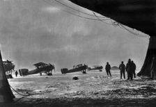 'Sur le Terrain d'une Escadrille en Hiver; depart d'avions Breguet pour une reconnaissance..., 1916 Creator: Unknown