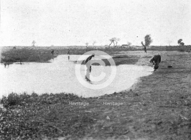 ''Sur les bords du Mayo-Kabi; L'Ouest Africain', 1914. Creator: Unknown.