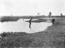 'Sur les bords du Mayo-Kabi; L'Ouest Africain 1914. Creator: Unknown