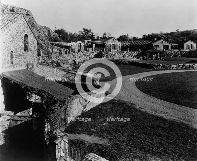 "Surprise Valley Farm," Arthur Curtiss James property, Beacon Hill Road, Newport, Rhode Island, 1917 Creator: Frances Benjamin Johnston.