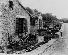 "Surprise Valley Farm," Arthur Curtiss James property, Beacon Hill Road, Newport, Rhode Island, 1917 Creator: Frances Benjamin Johnston