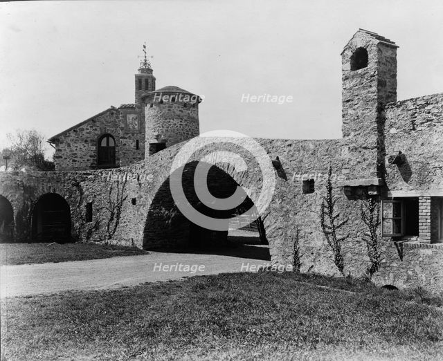 "Surprise Valley Farm," Arthur Curtiss James property, Beacon Hill Road, Newport, Rhode Island, 1917 Creator: Frances Benjamin Johnston.