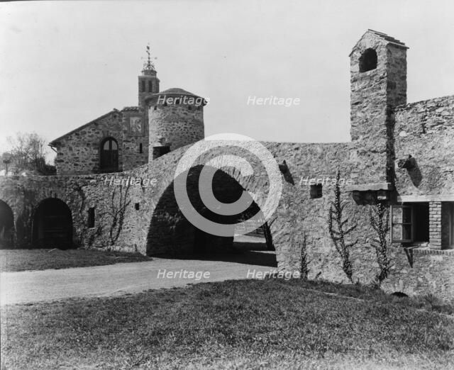 "Surprise Valley Farm," Arthur Curtiss James property, Beacon Hill Road, Newport, Rhode Island, 1917 Creator: Frances Benjamin Johnston.