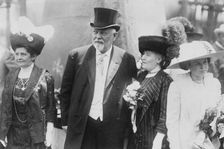 Susan Carey, Gov. J.M. Carey & wife, Dorothy Knight, 1911. Creator: Bain News Service