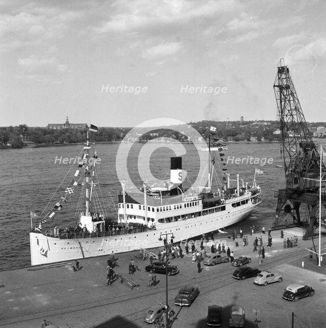Sveabolaget's Heimdal at Skeppsbron, Stockholm, Sweden, 1954.
 Creator: Unknown.