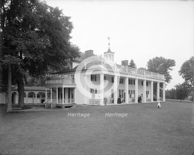 S.W. view of the mansion, Mt. Vernon, Va., between 1900 and 1915. Creator: Unknown.